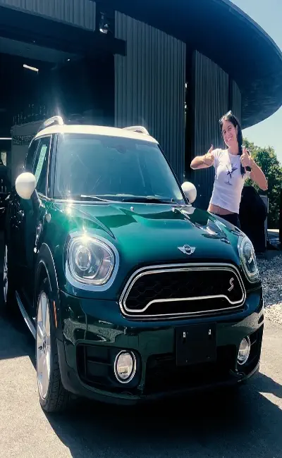 Buonauto Enterprises customer receives luxury car in Oxford, CT